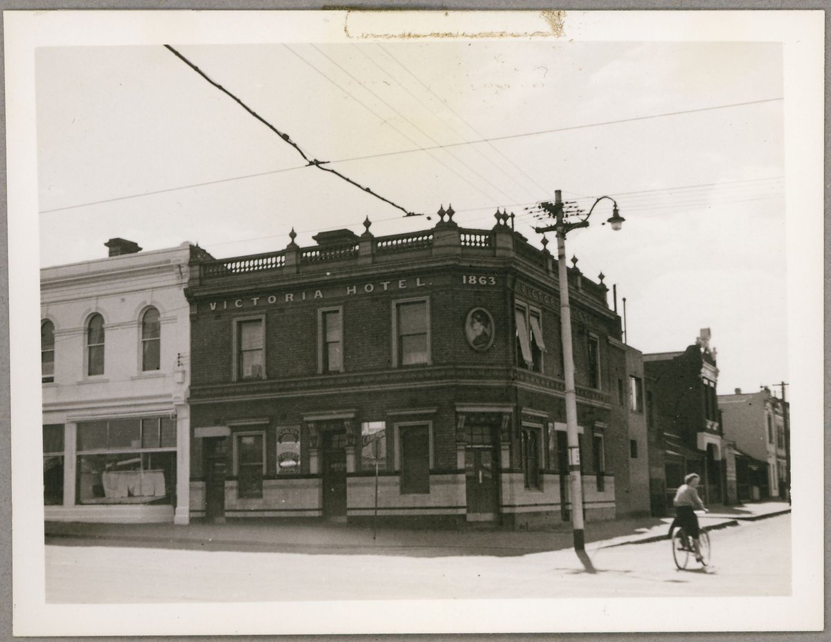 Victoria Hotel, cnr. of Peel and Victoria Streets, North Melbourne, [Vic.] (c. 1949)