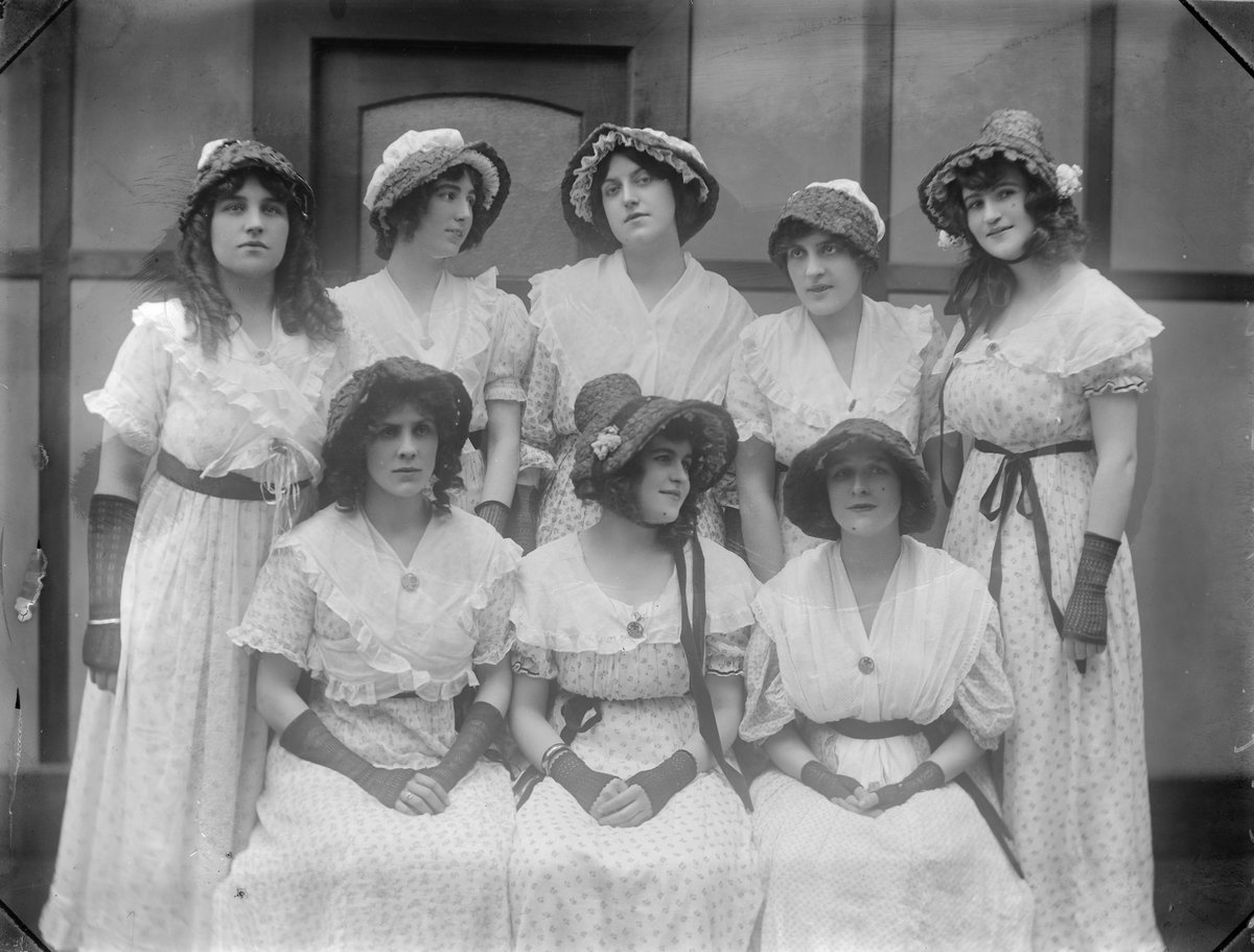 Melbourne Students at the Old English Fair (1917)