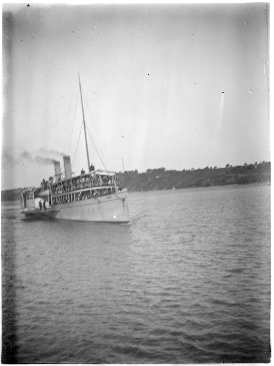 Paddle-steamer "Ozone"? on Port Phillip Bay (1900–20)