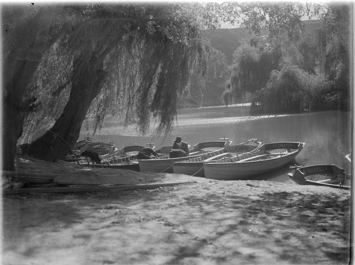 Boats on Yarra at Studley Park, Kew (1930s)
