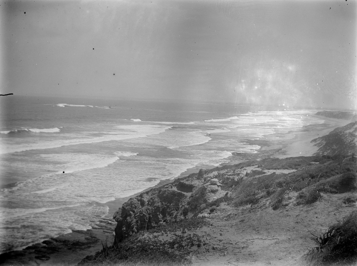View taken from headland across breakers to Port Phillip Bay (1900–20)