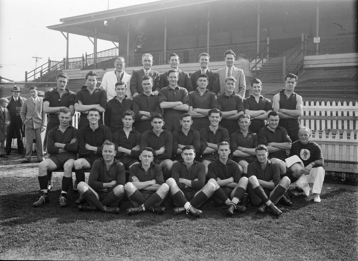Unidentified football team, possibly Melbourne (1920–50)