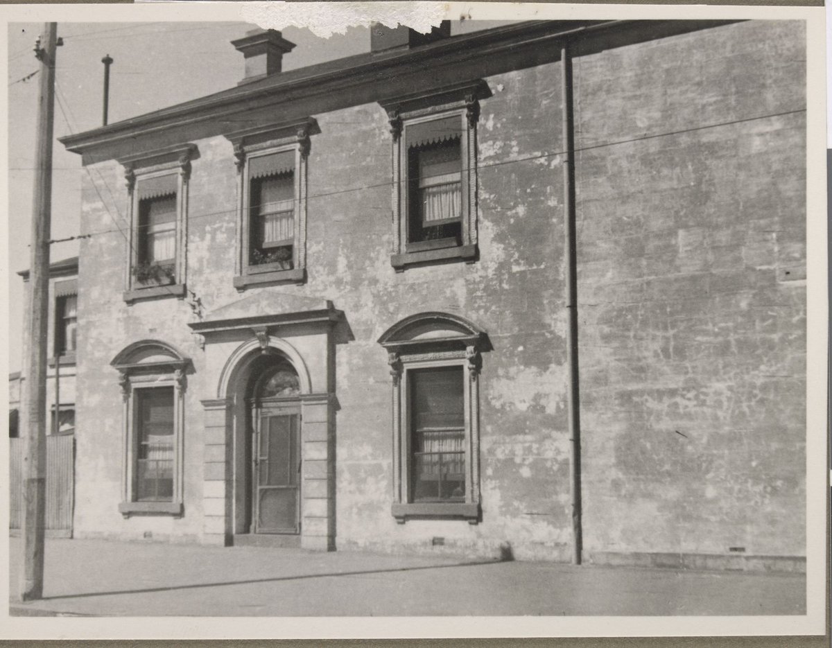 House on corner of Ferran Place and Bridport Street, South Melbourne, [Vic.] (c. 1949)