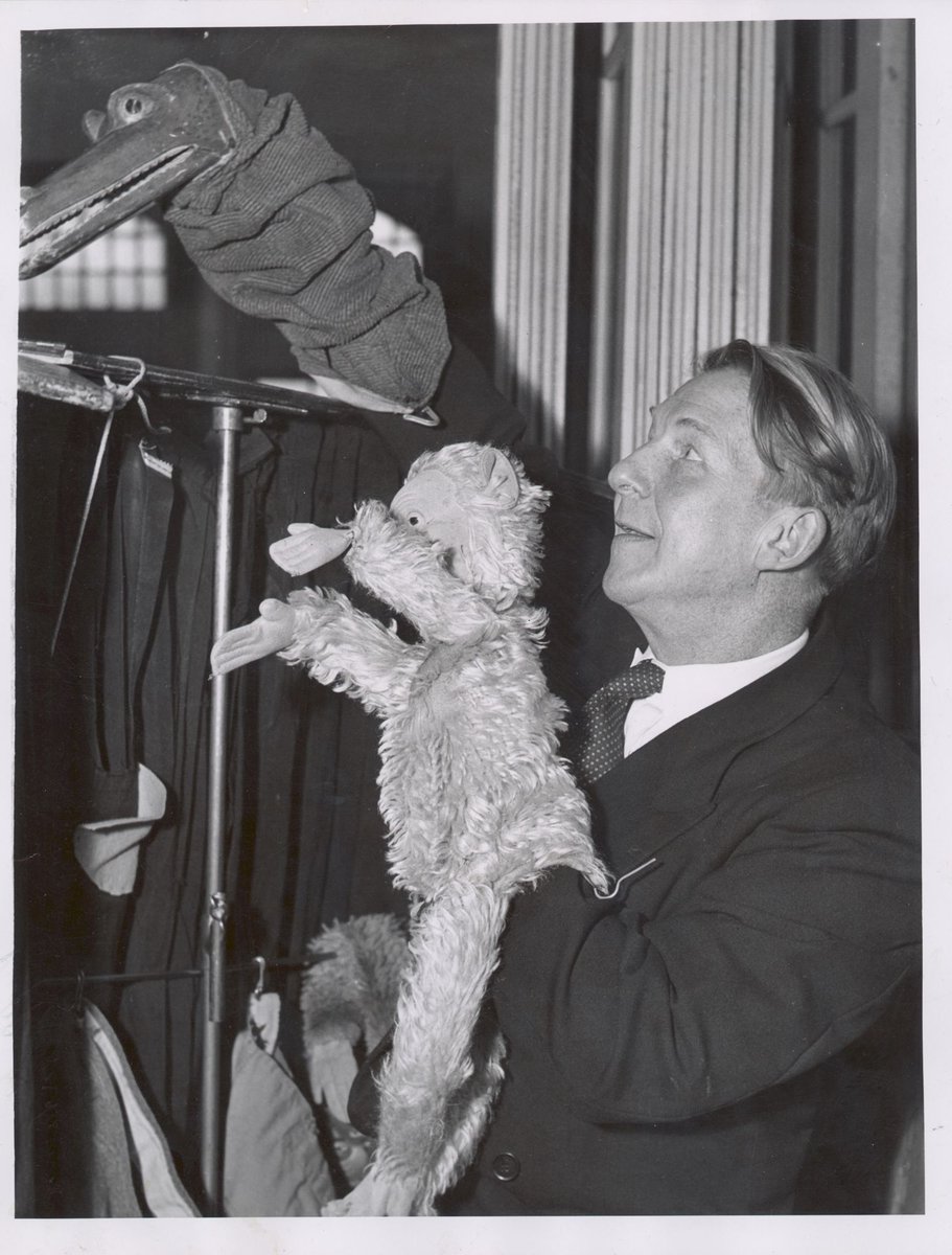 Peter Leonard's Puppet at the St. Kilda Park State School, St Kilda (1953)