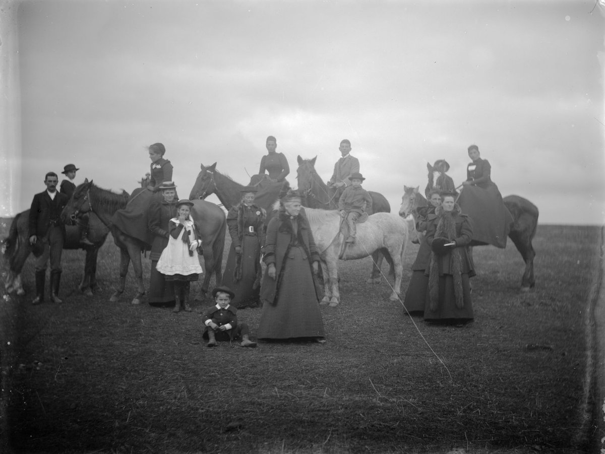 Men, women and children and their horses at the Hunt Club on the River Flats at Kew (1890–1910)