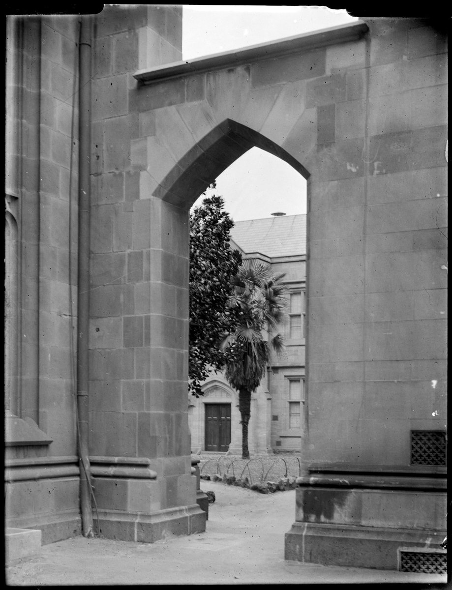 Cloisters, University of Melbourne, Parkville (1929–35)