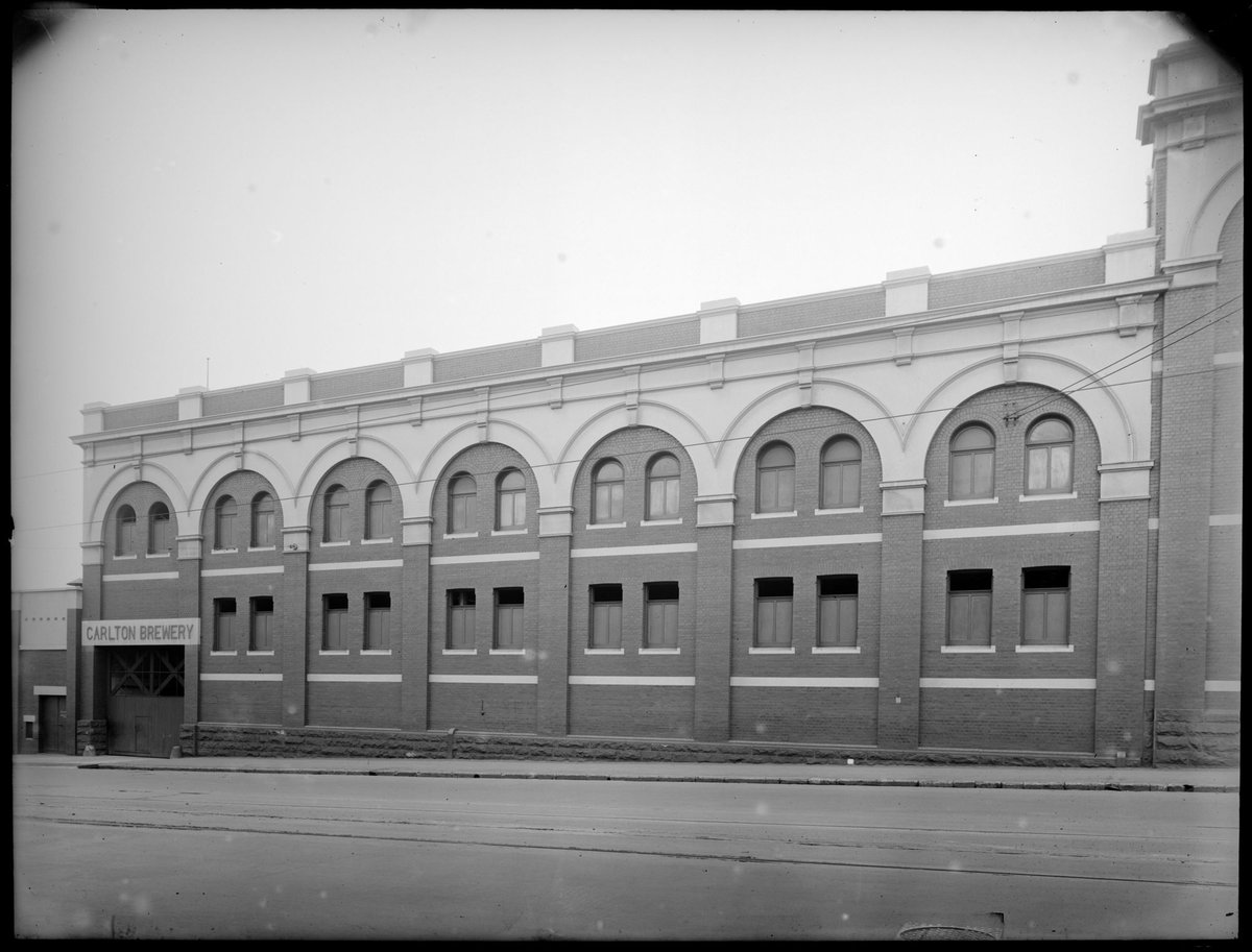 Exterior view of the Carlton Brewery (1921–30)