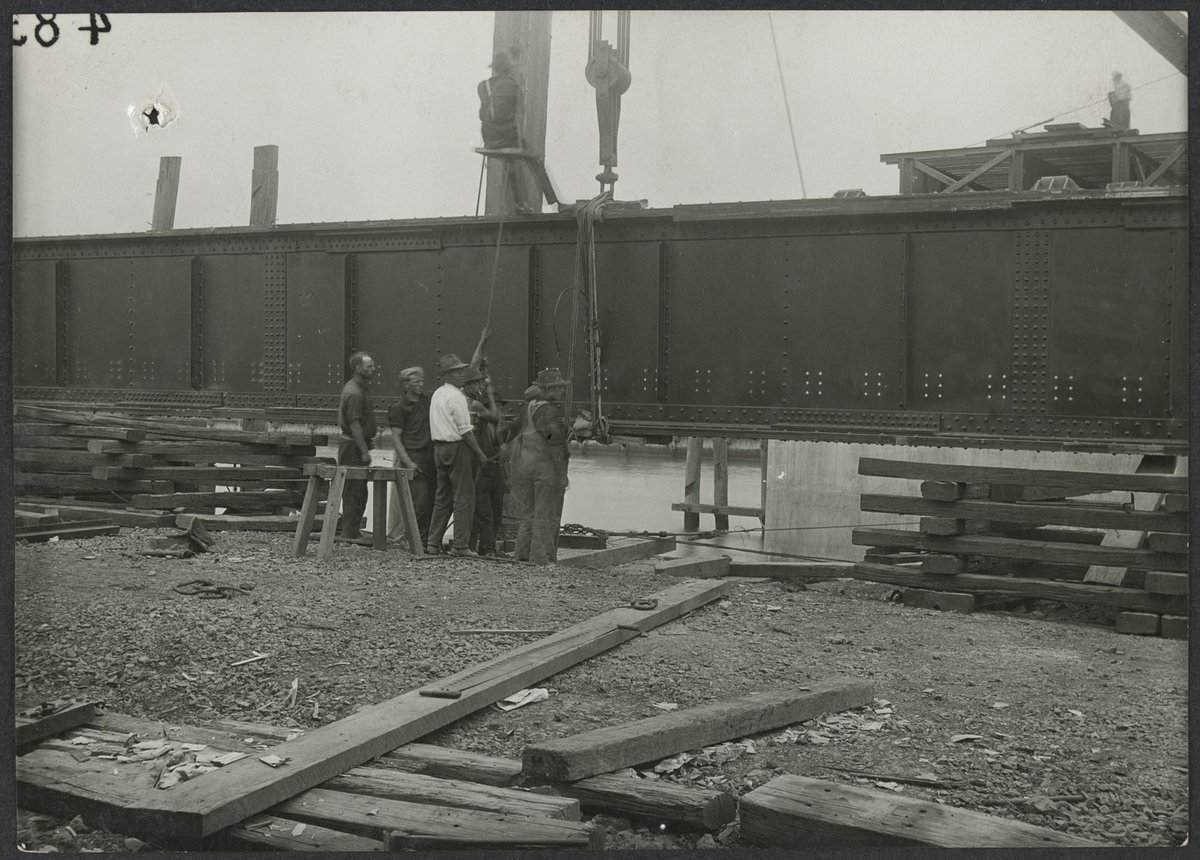 South Kensington to West Footscray, bridge construction (1927)