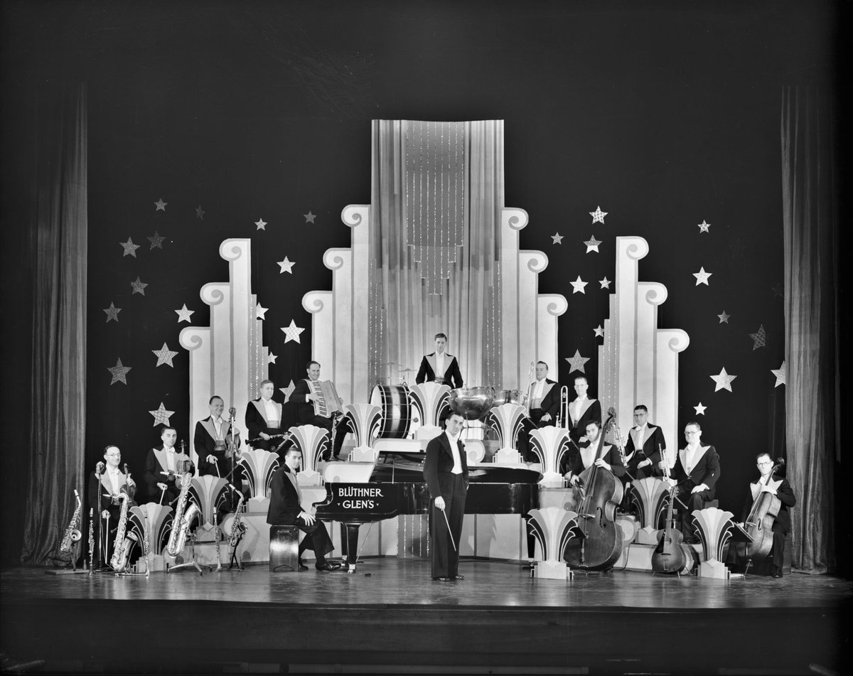 [The Blüthner Glen's on stage at the Capitol Theatre, Melbourne] (1930s)