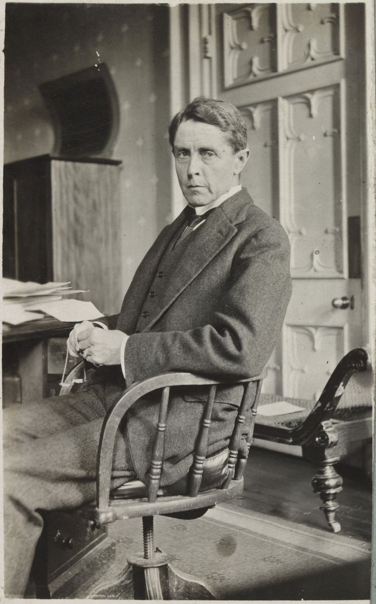 Melbourne University portraits of professorial staff, Parkville (1914?)