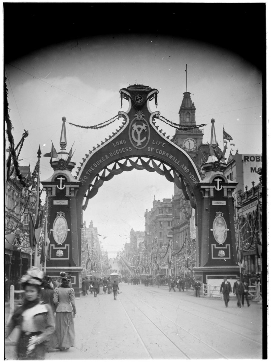 Arch across Bourke Street, with the words Long Life to the Duke & Duchess of Cornwall and York, Melbourne City (c. 1901)