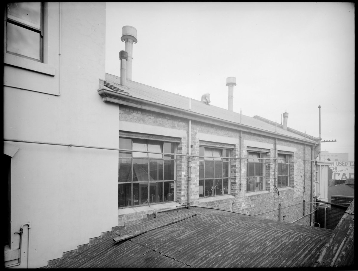 Carlton Brewery. Exterior of lab[oratory] room [and] gyle room (1938)