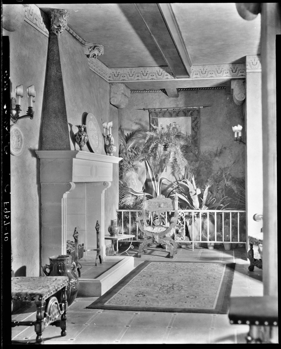 Interior views of Plaza Theatre, Collins Street, Melbourne, Melbourne City (1940s)