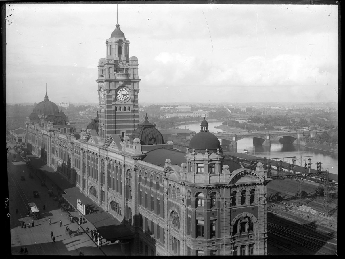 View of Flinders Street station looking towards the Domain, Melbourne City (1916)