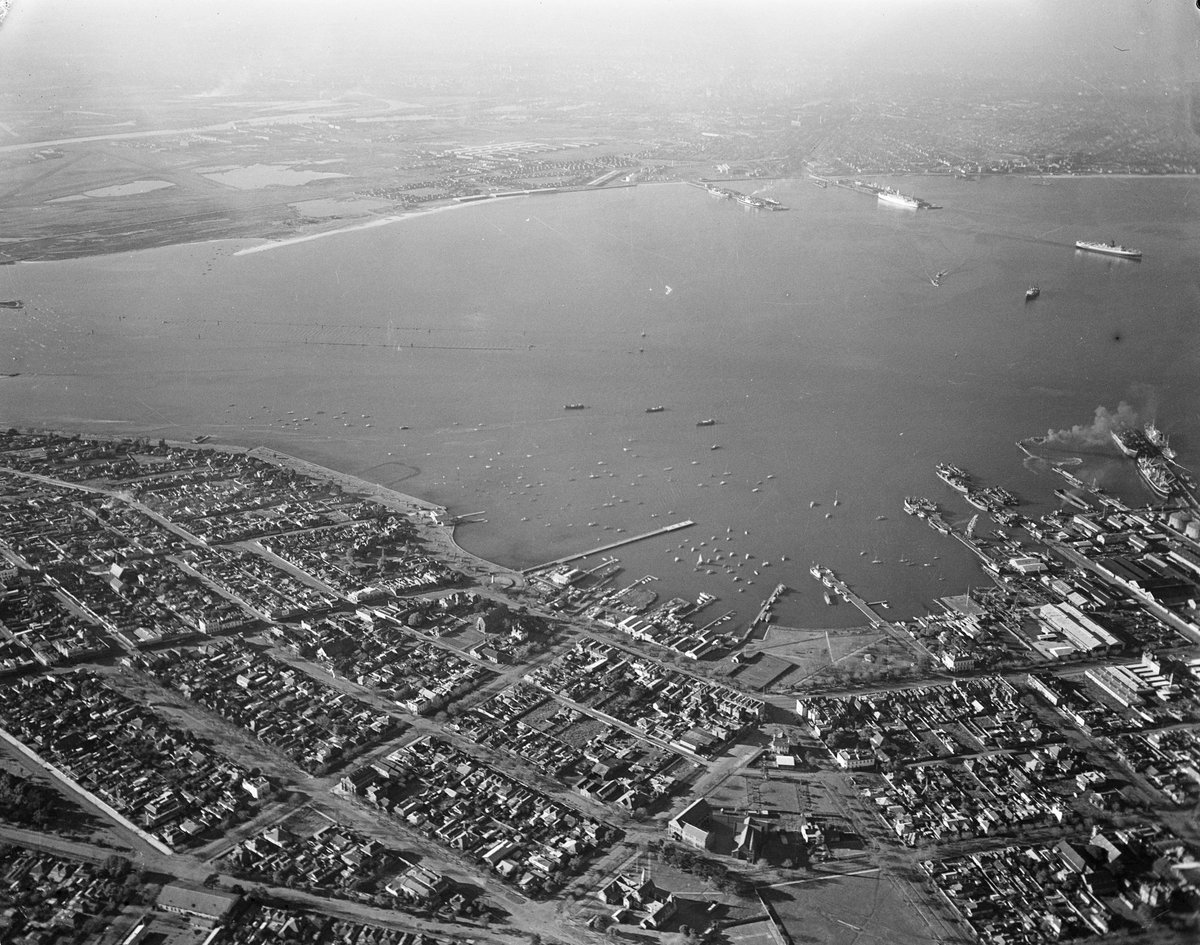 Aerial view of Hobsons Bay and Williamstown (1940–50)