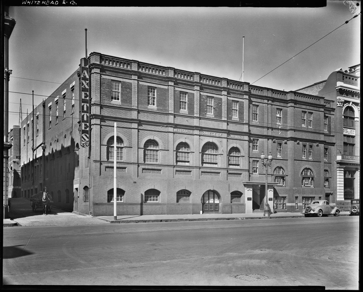 [Exterior view of the Melbourne College of Pharmacy, 354 Swanston Street, Melbourne], Melbourne City (1930s)