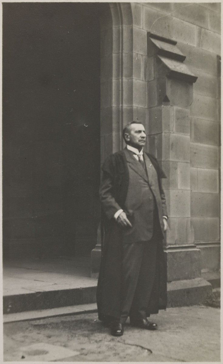 Melbourne University portraits of professorial staff, Parkville (1914?)