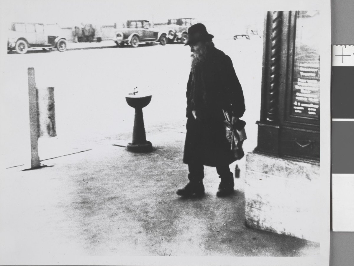 Street characters : A series of photographs taken of Melbourne street personalities, about 1930