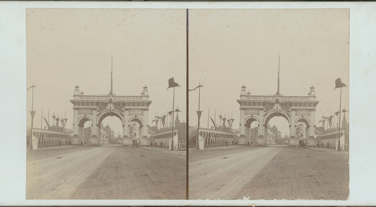 [Triumphal arch over Princes Bridge erected in honor of a Royal Visit], Melbourne City (1901)