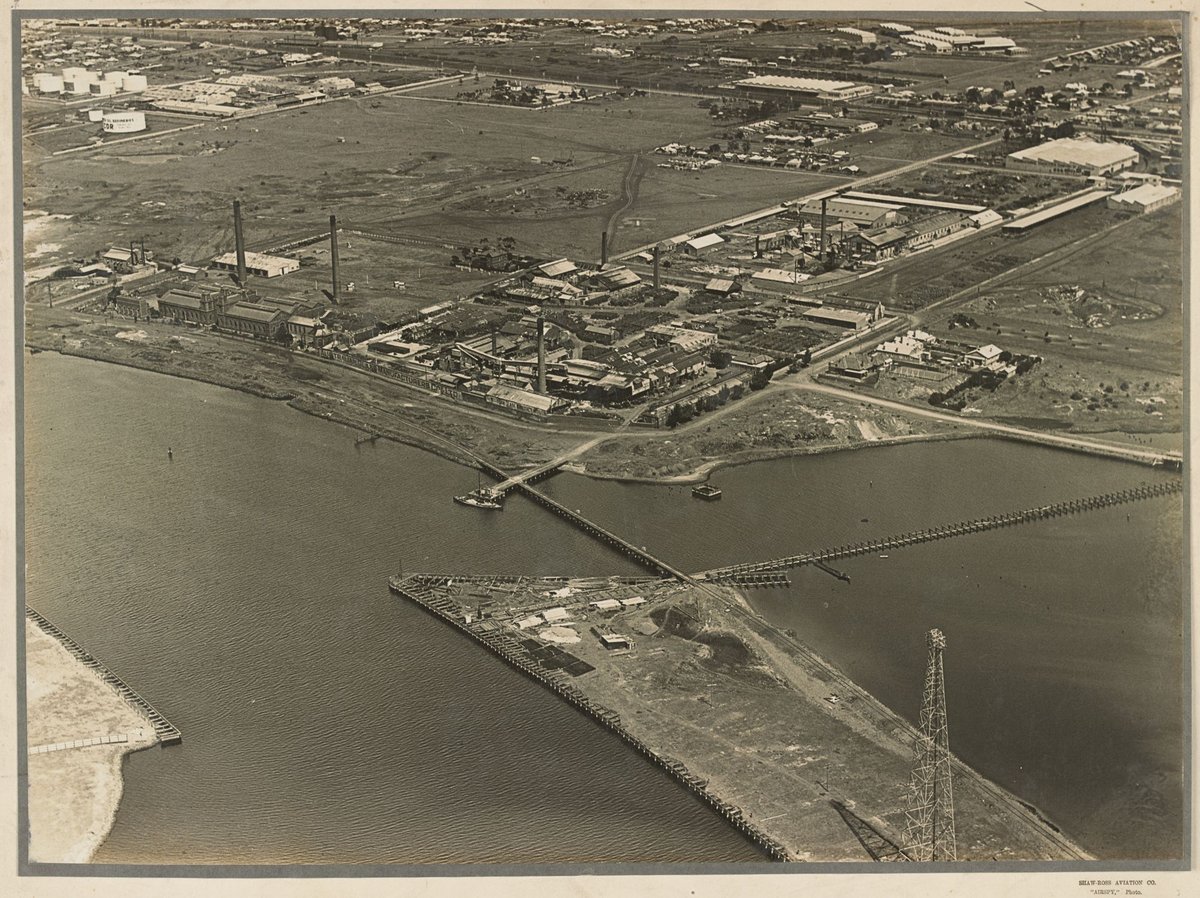 [Aerial view of the M.M.B.W. pumping station at Spotswood, Commonwealth Oil Refineries and Australian Glass Manufacturers] / Shaw-Ross Aviation Co (1930)