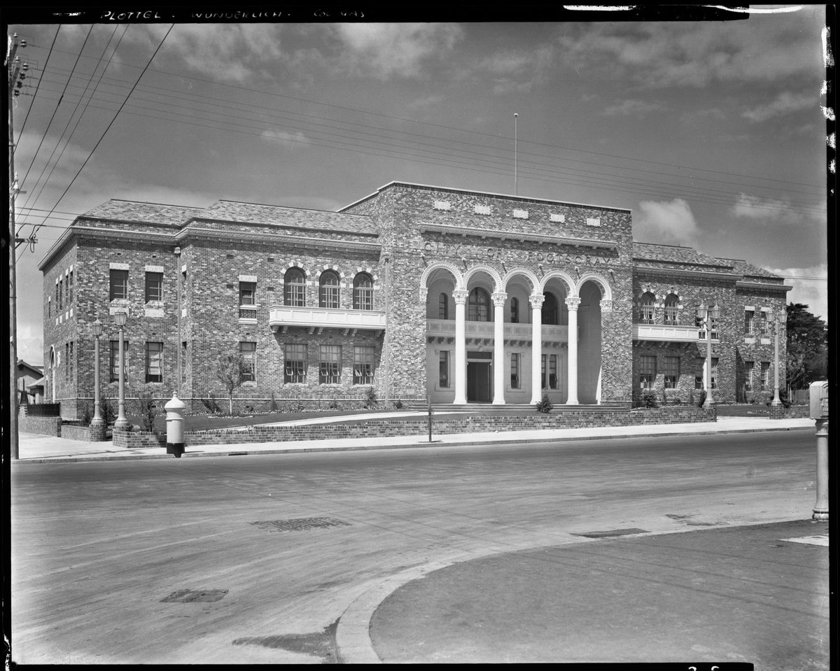 Footscray Town Hall (1930s)