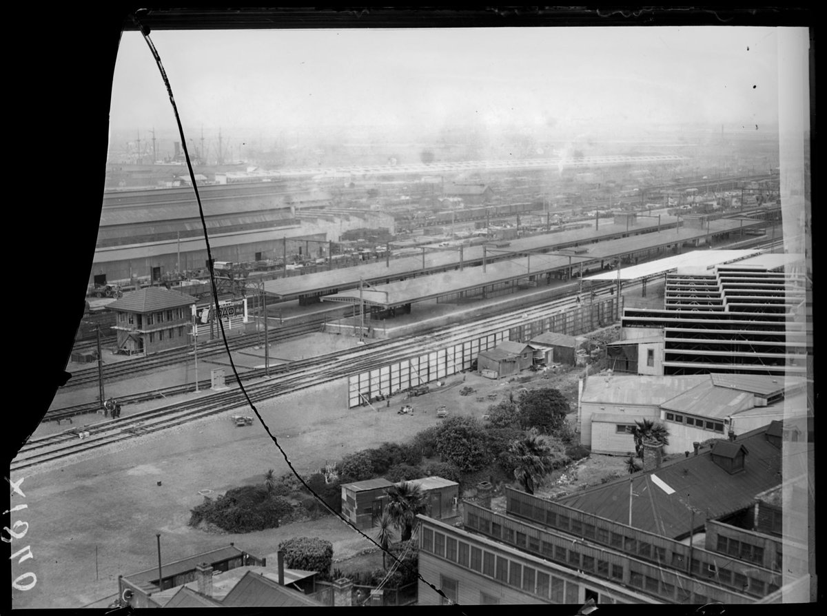 [View of Spencer Street Station with ships in the background, Melbourne City (c. 1920)