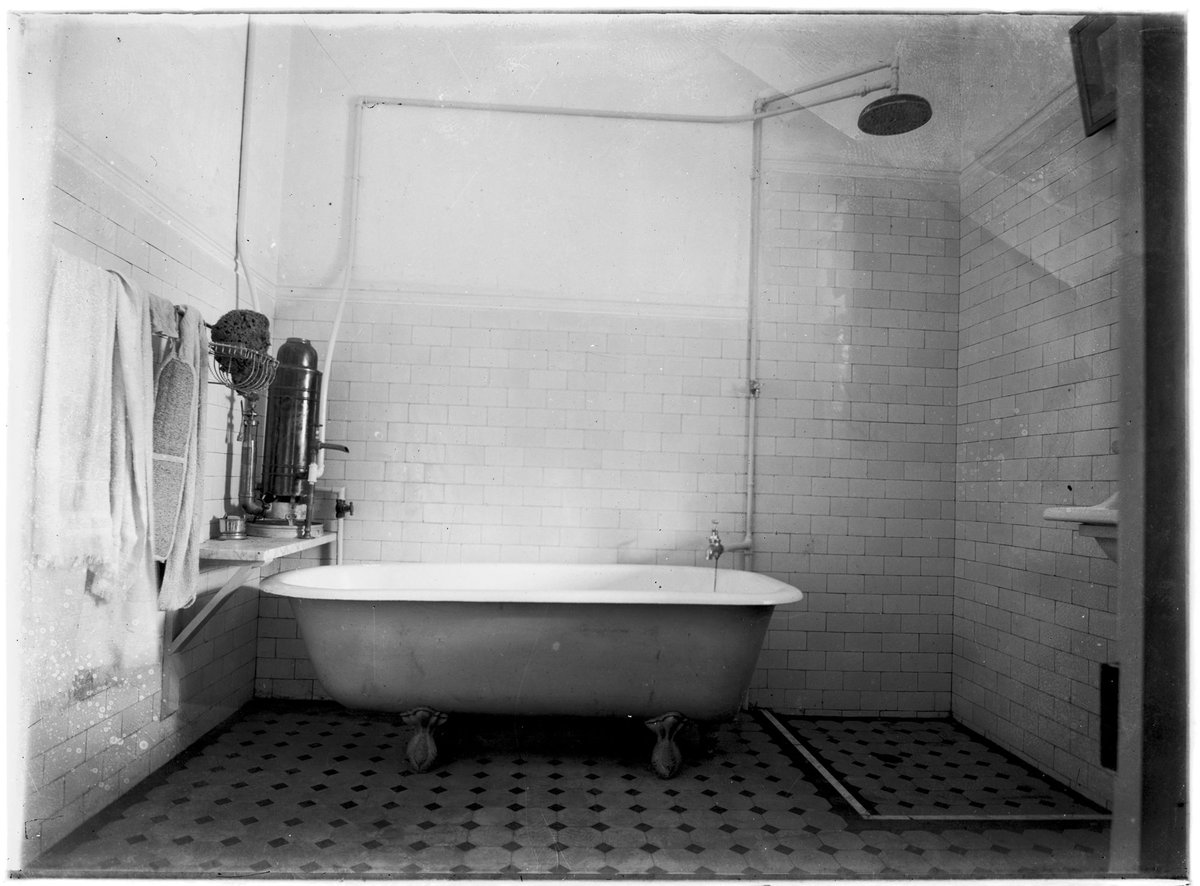 Collection of glass negatives relating to Wahroonga 138 Alma Road St Kilda East Victoria (1913?)