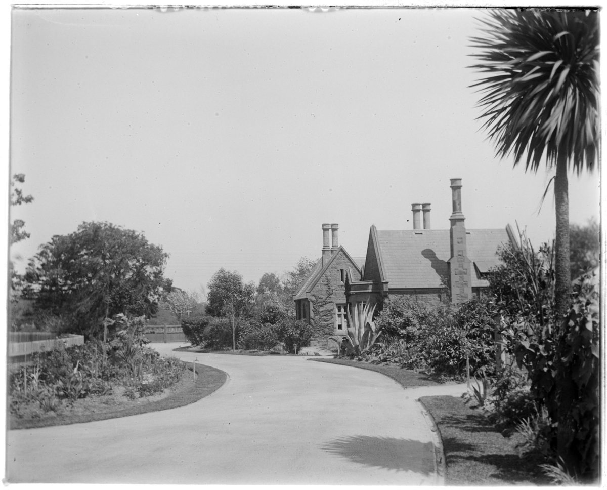 M. C. E. G.S. i.e. Melbourne Church of England Grammar School, South Yarra (1910)