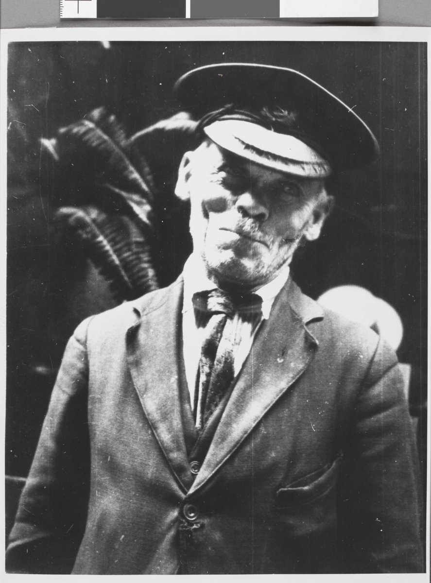 Street characters : A series of photographs taken of Melbourne street personalities, about 1930