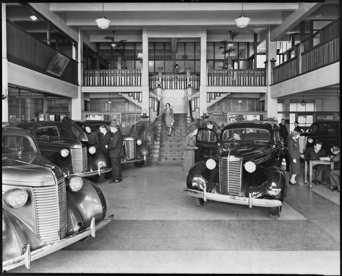 Exterior and interior views of Nash Cars, Rickard Bros., Elizabeth Street, Melbourne, Melbourne City (1930–49)