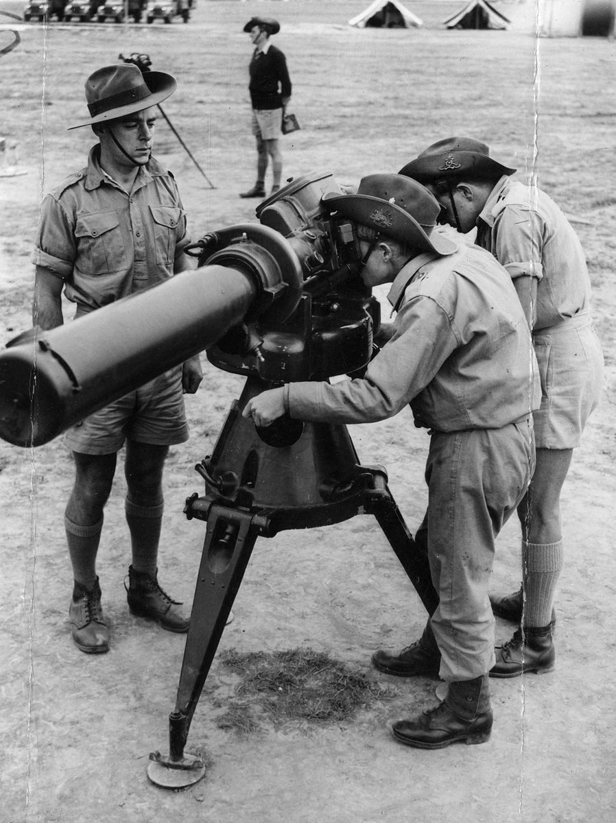 Militiamen of 4th Antiaircraft Training Battalion at work on short base height finder at Williamstown (c. 1941)