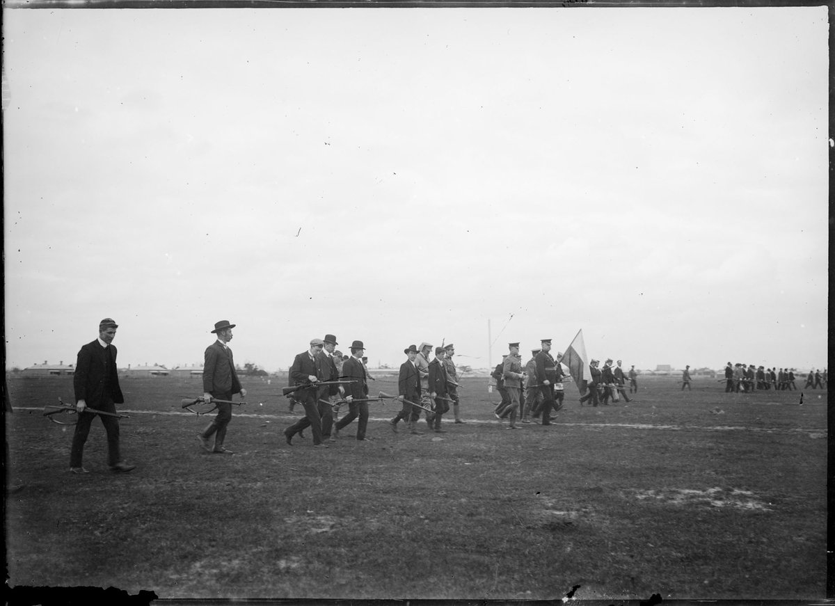 Military rifle club members, Williamstown (1914–16)