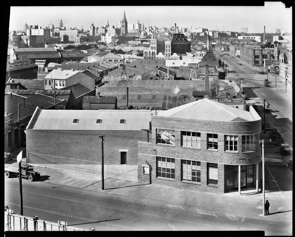 [Elevated view of the city from City road, South Melbourne] (1930s)