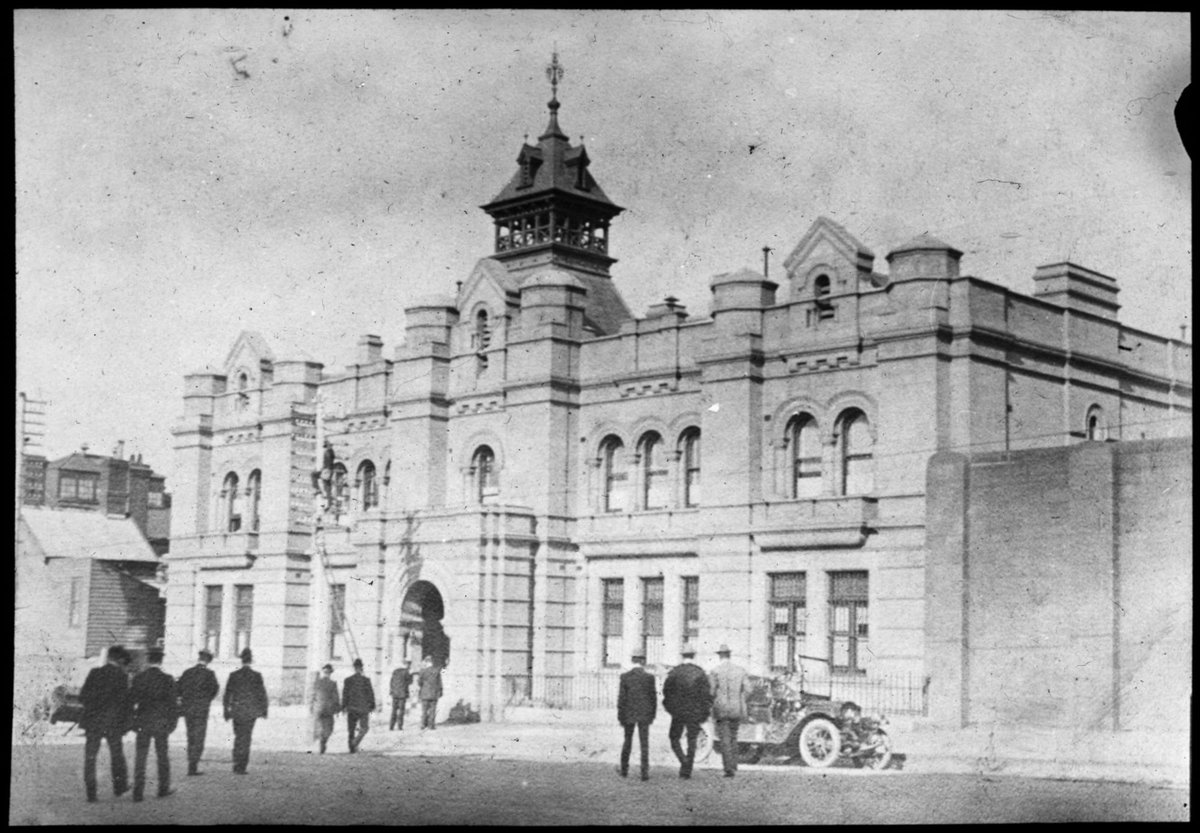 [City Watch House, 345-355 Russell Street, Melbourne], Melbourne City (c. 1909)
