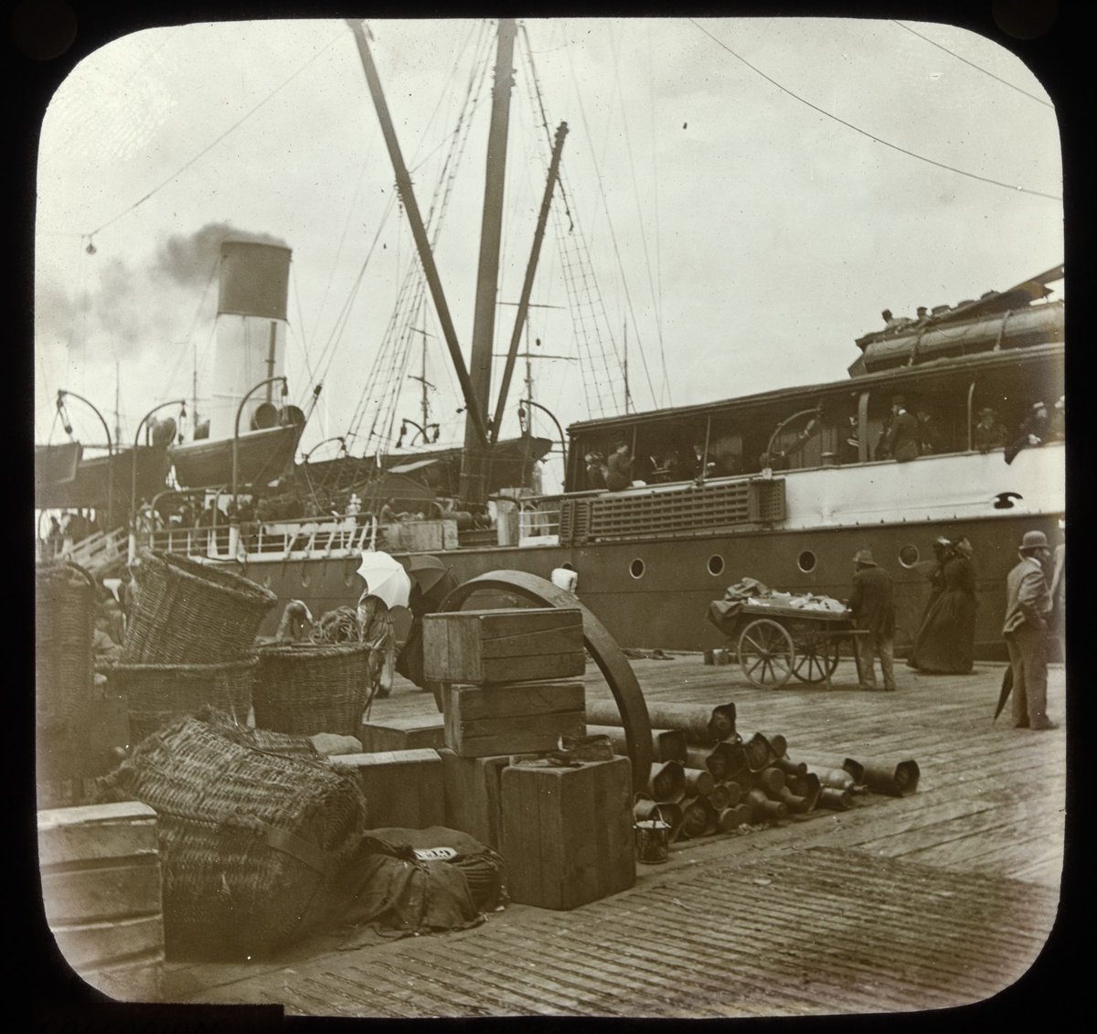 On the wharf - Melbourne (1875–1920)