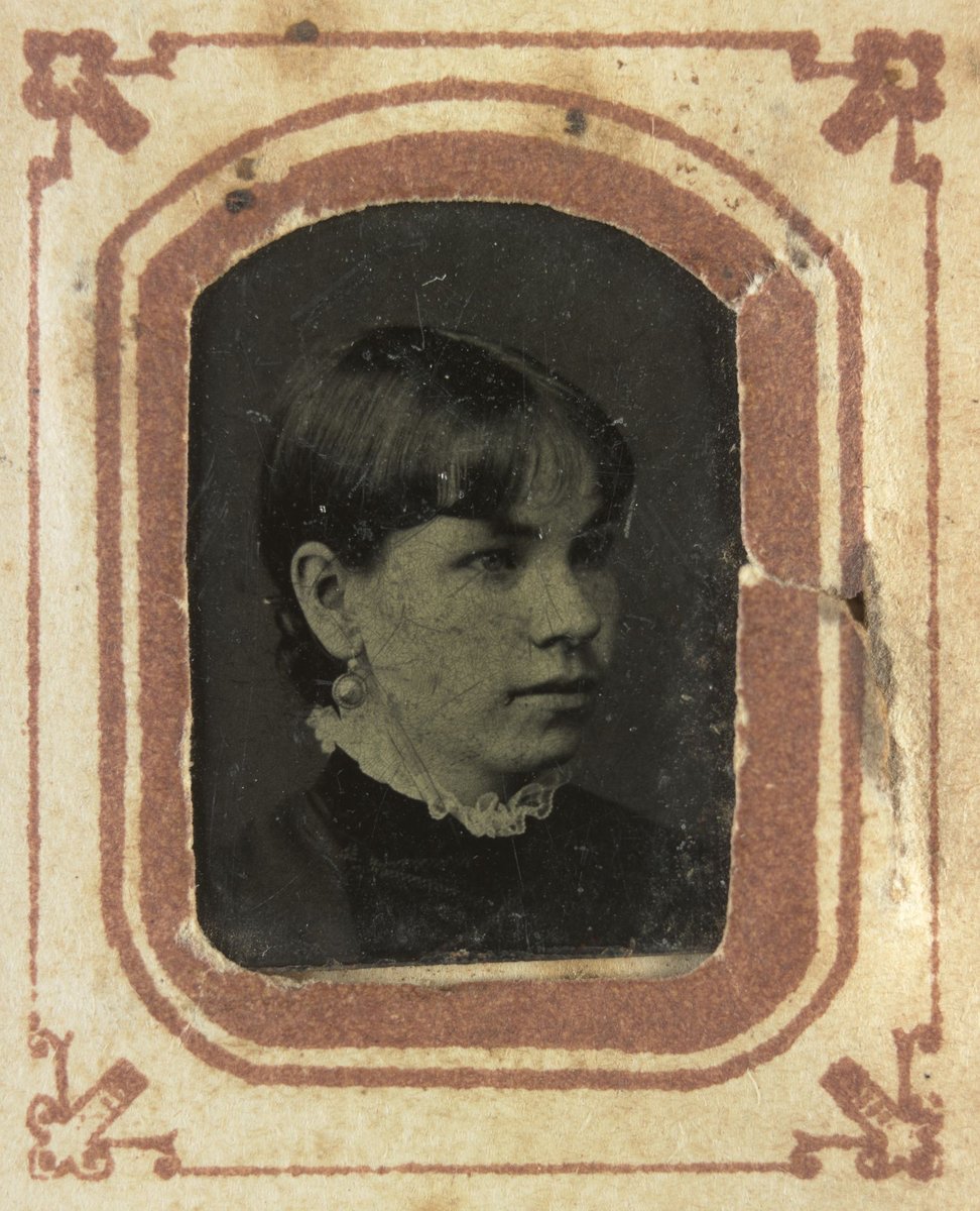 Members of the William Hall Jnr. family of Williamstown (1880–90)