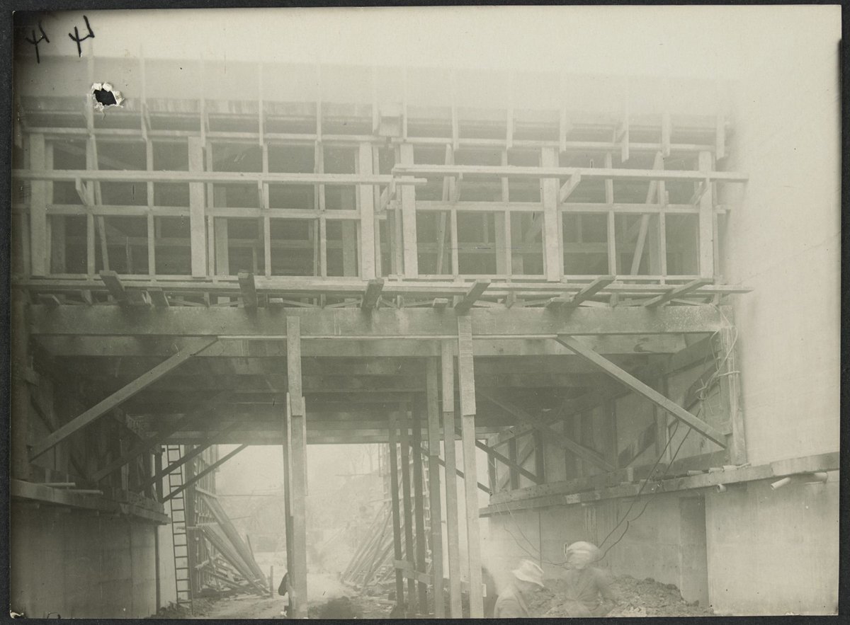 South Kensington to West Footscray, Bunbury Street subway (1927)