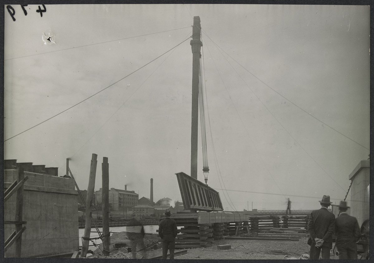 South Kensington to West Footscray, bridge construction (1927)