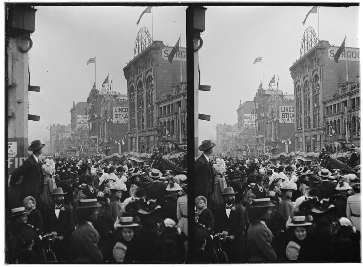 [Parade down a Melbourne street] (1900–10)