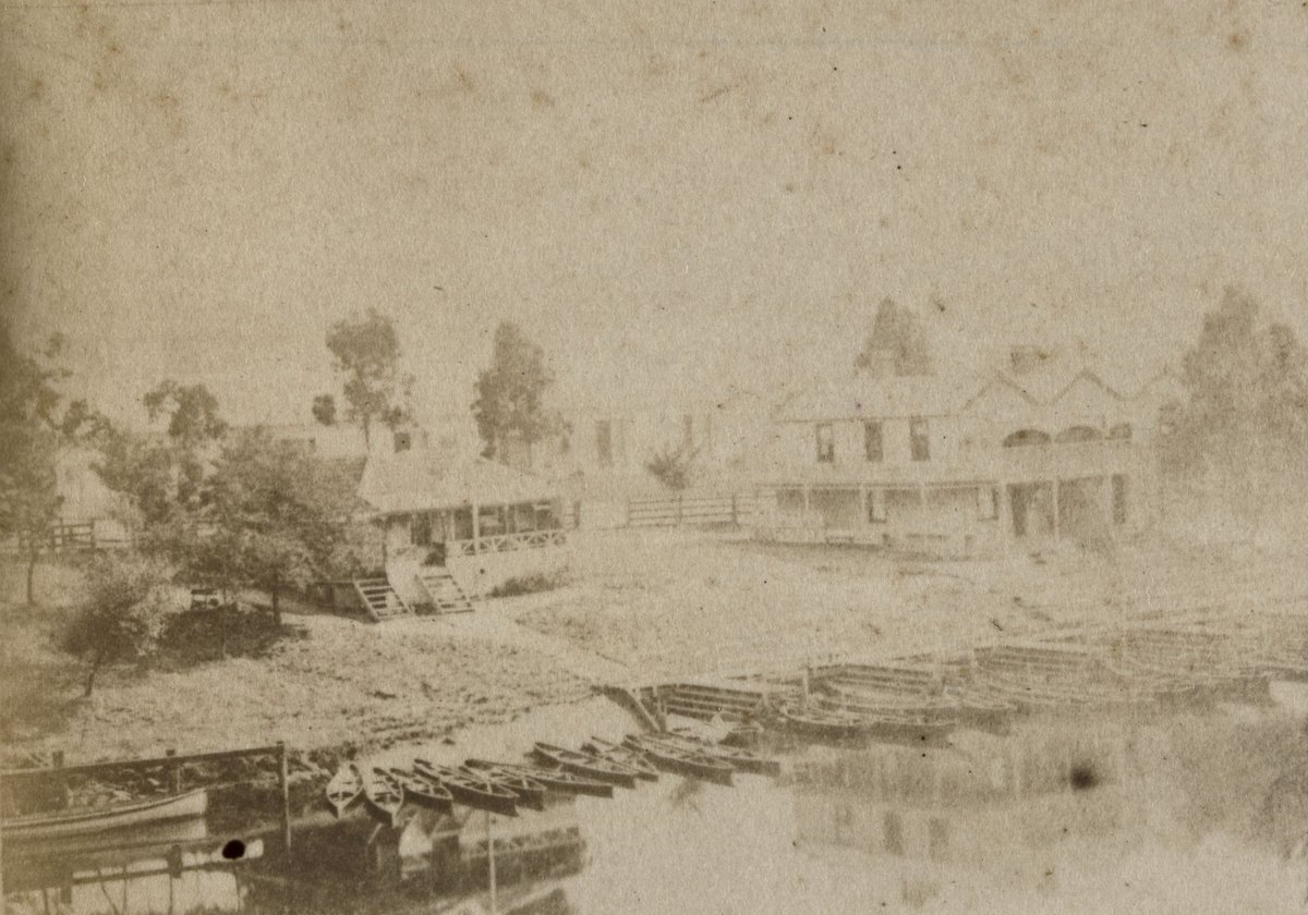 View of Melbourne - buildings and surrounds, Vic (1880–1910)