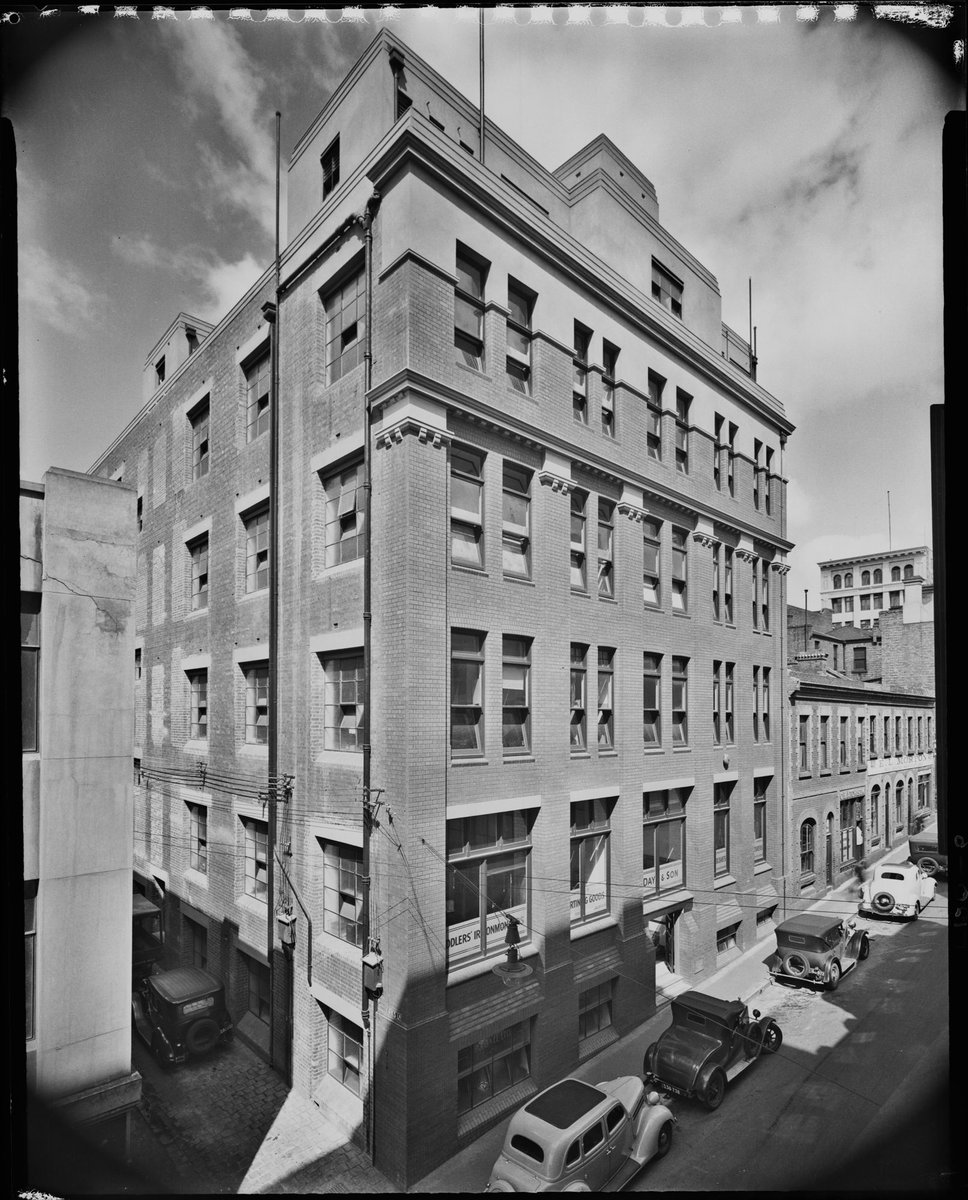 [Exterior of commercial building, Kirks Lane, Melbourne] (1930s)