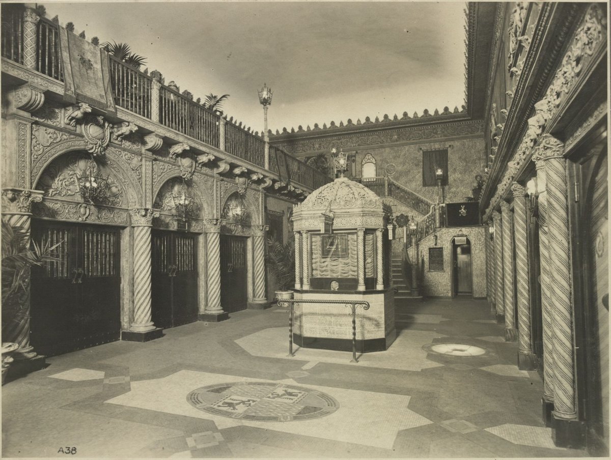 Interior of entrance foyer at the State Theatre Melbourne (1929)