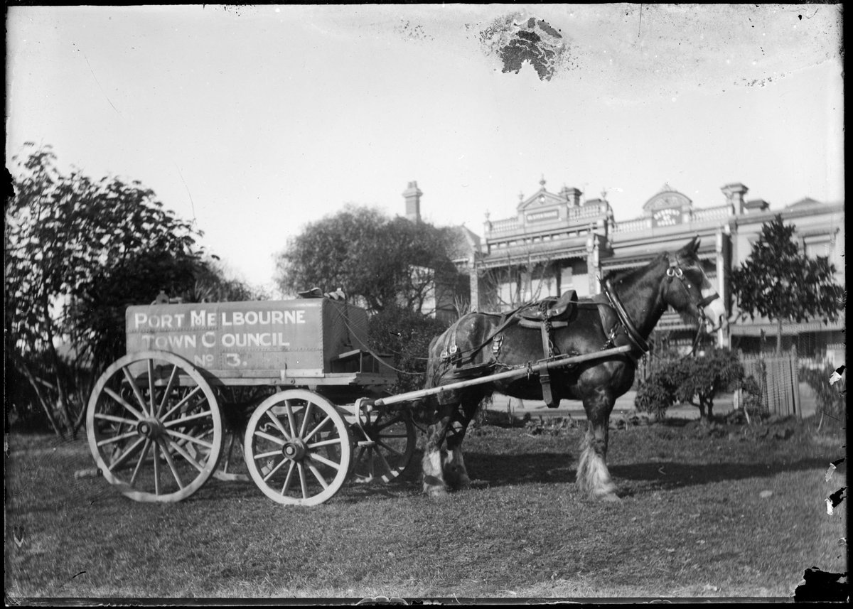 Horse drawn wagon owned by Port Melbourne City Council (1910–30)