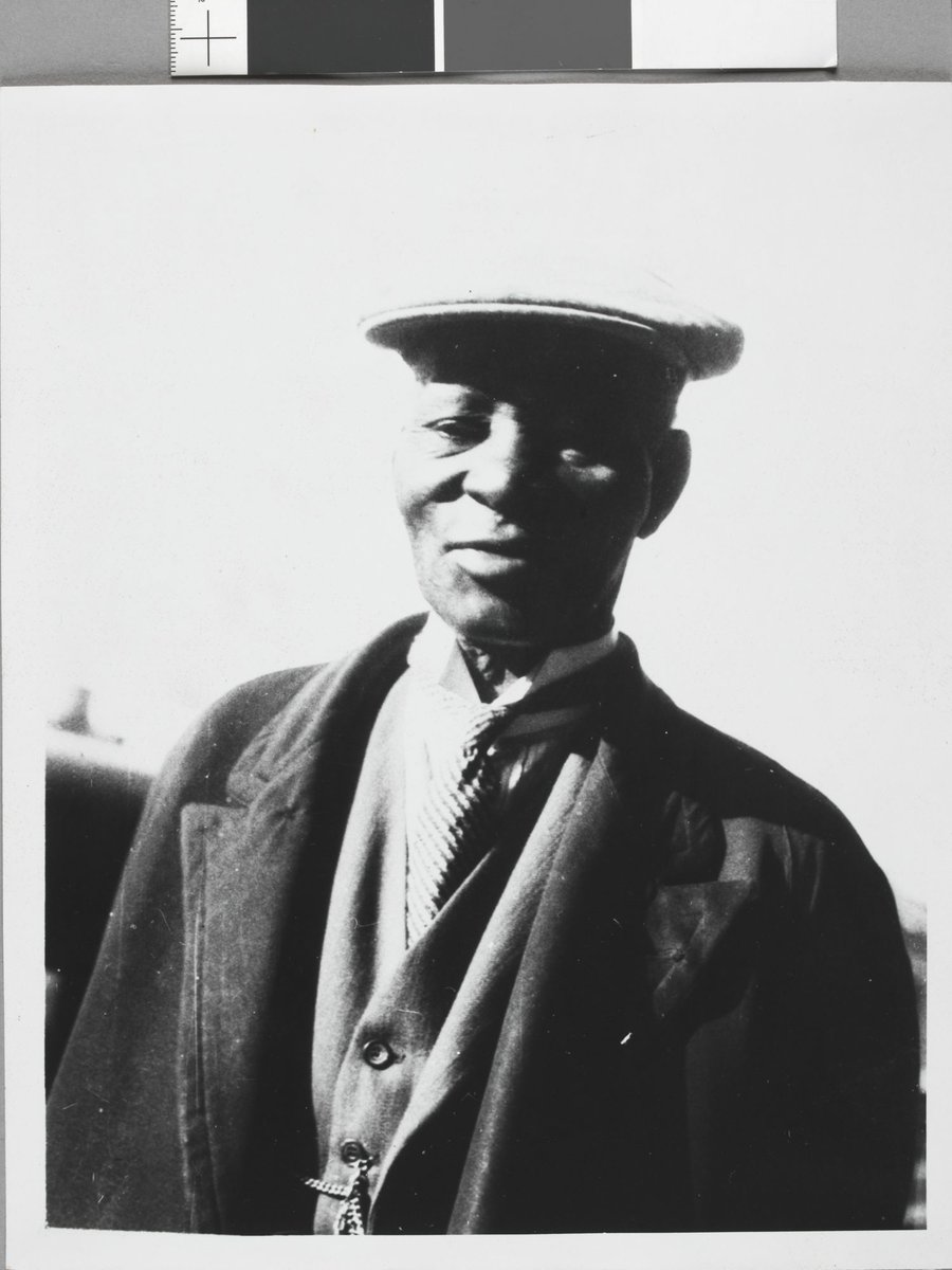 Street characters : A series of photographs taken of Melbourne street personalities, about 1930