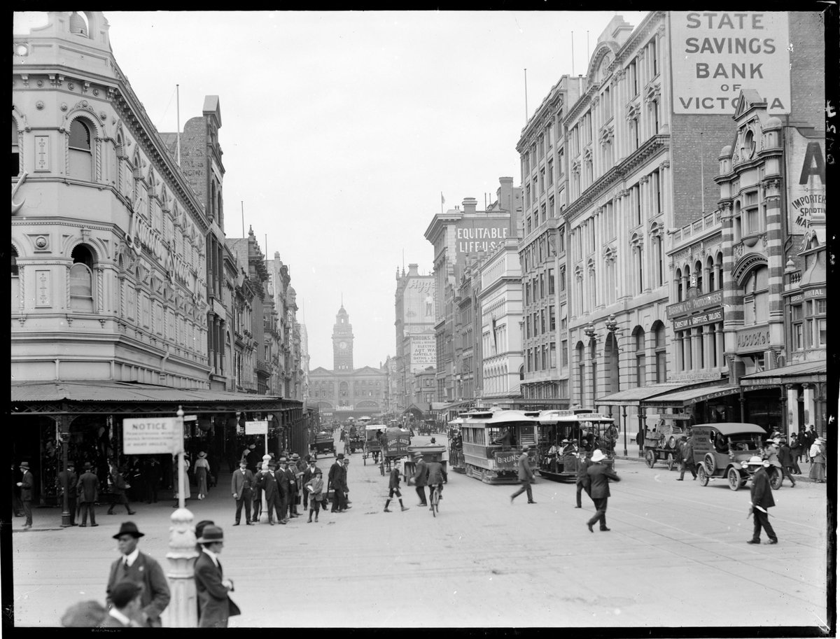 Elizabeth Street looking south from Bourke Street, Melbourne City (1920–25)