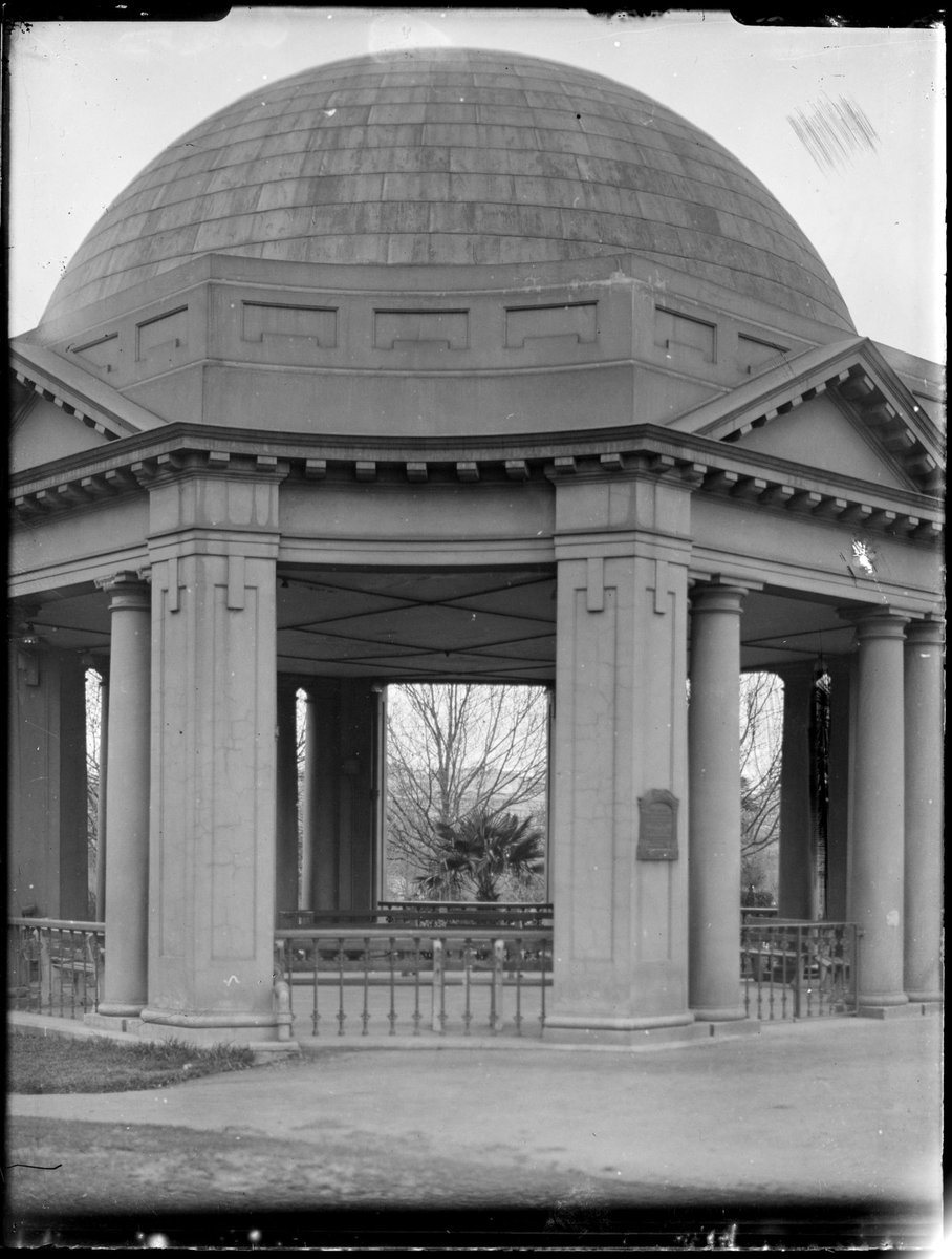 Janet Lady Clarke memorial pavilion, Alexandra Gardens, Melbourne, Melbourne City (1929–35)