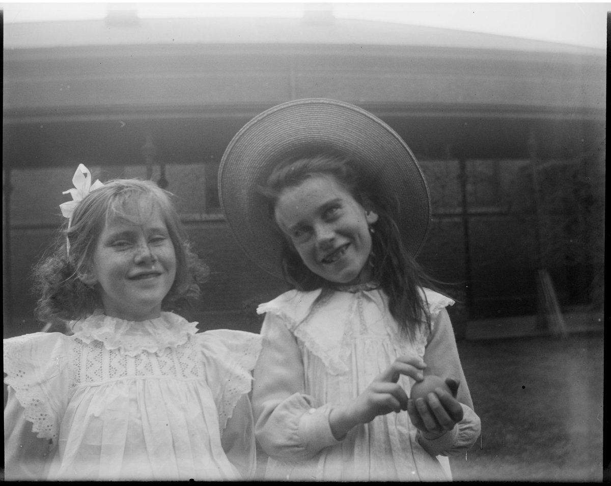 Wardell children at Melbourne Mint (1908–09)