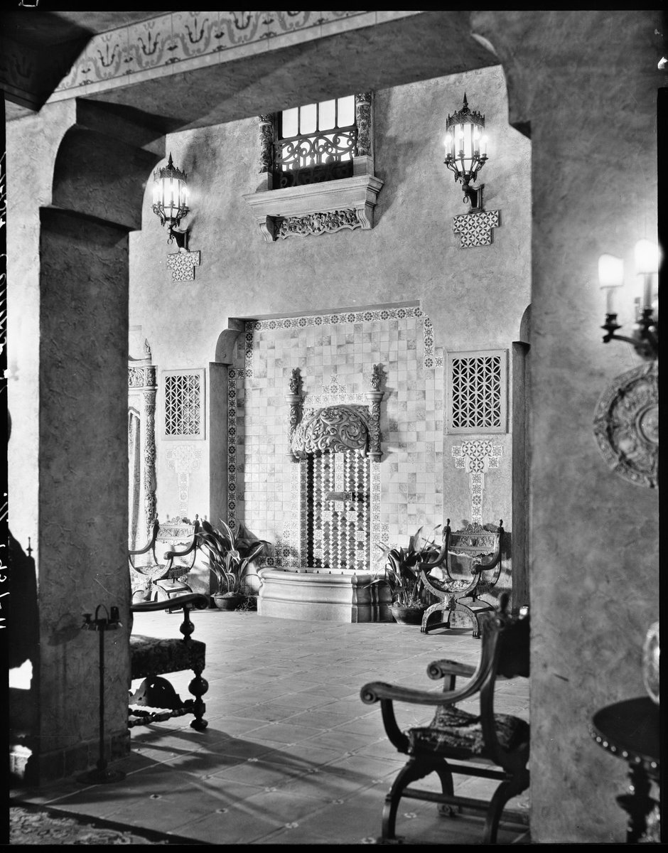 Interior views of Plaza Theatre, Collins Street, Melbourne, Melbourne City (1940s)