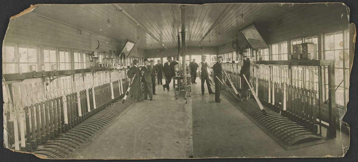 Opening morning "A" box Flinders Street, 17-9-1905, Melbourne City