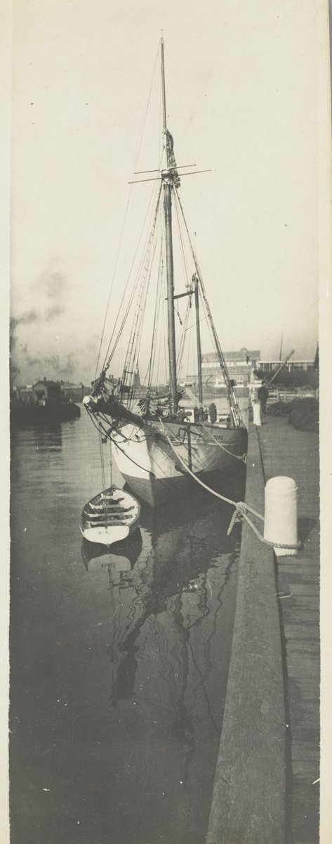 Sailing boat moored on the Yarra River, Melbourne, Victoria (1920–25)